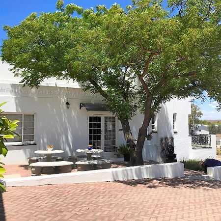 Kia Ora Guest House Бофорт Уест Екстериор снимка