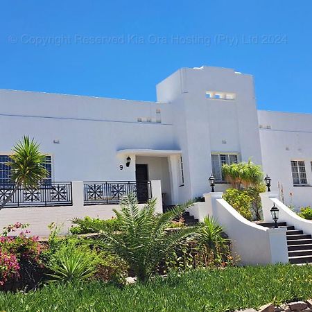 Kia Ora Guest House Бофорт Уест Екстериор снимка